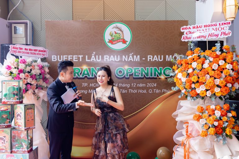 Hoa hậu Thiện nguyện Lý Kim Ngân khai trương nhà hàng Buffet lẩu rau nấm – Rau Mộc